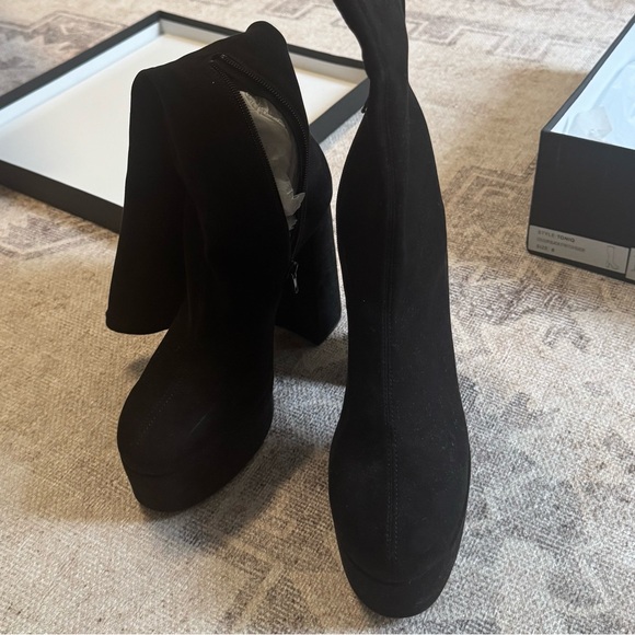 Tony Bianco Toniq Platform Boot
Black Stretch Suede Size 8 - Picture 2 of 7